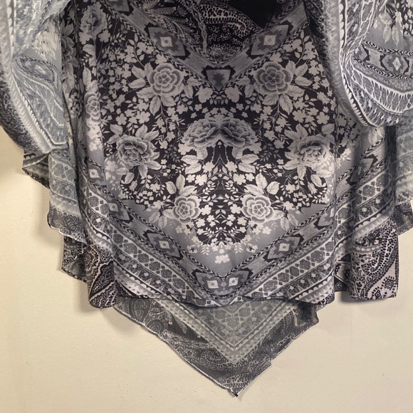 One World Womens Floral Poncho Blouse Sz 1X Boho Roses Gypsy Handkerchief Flowy - Picture 12 of 13